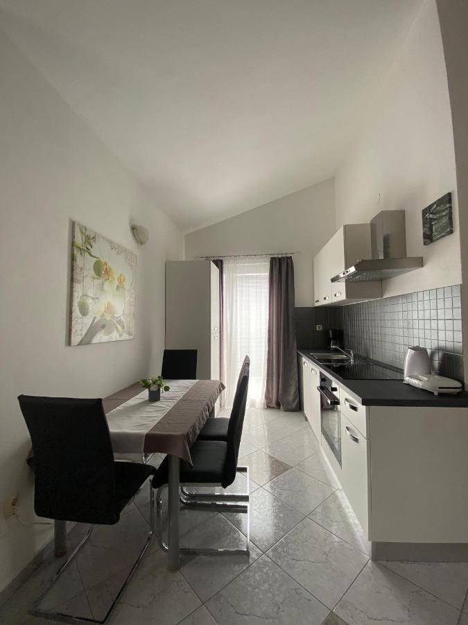 Villa Marija โนวาลยา ภายนอก รูปภาพ